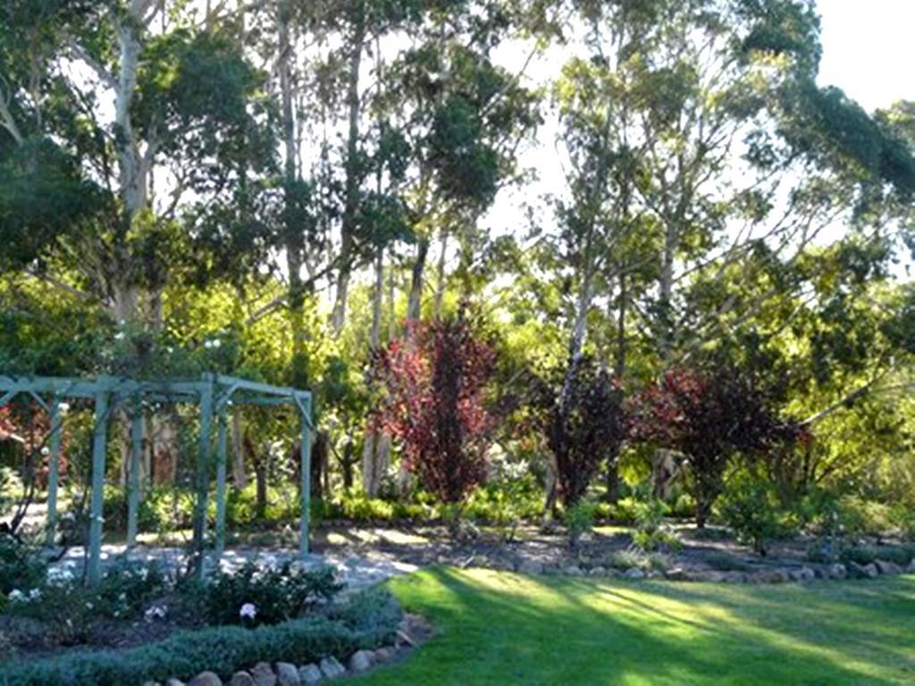 Granite Gardens Cottages & Lake Retreat Stanthorpe Zewnętrze zdjęcie