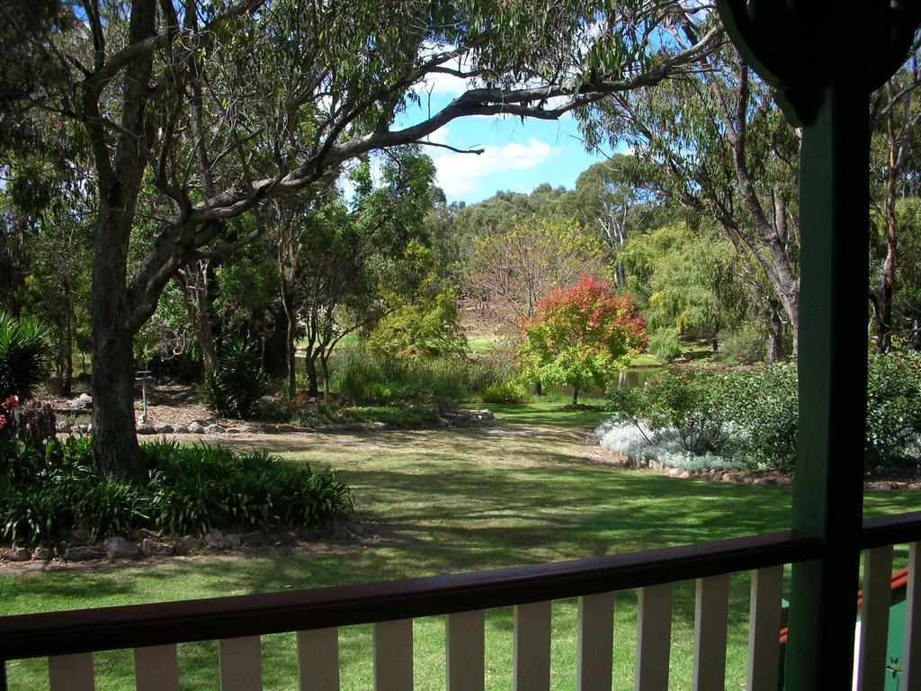 Granite Gardens Cottages & Lake Retreat Stanthorpe Zewnętrze zdjęcie